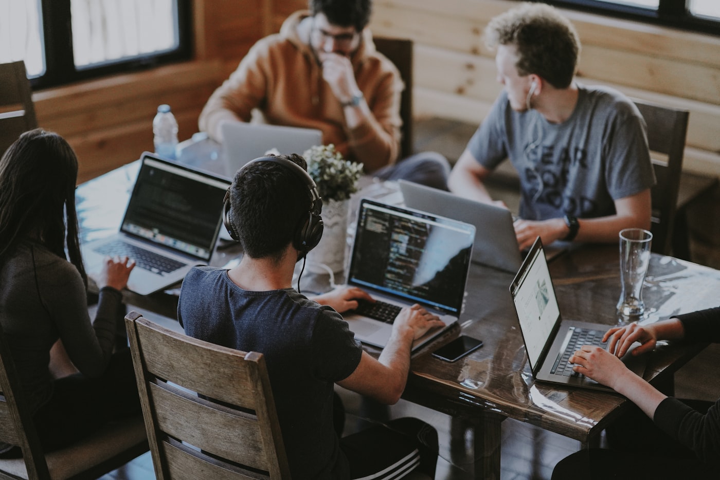 TrueServe BPO specialists supporting customers and sales operations